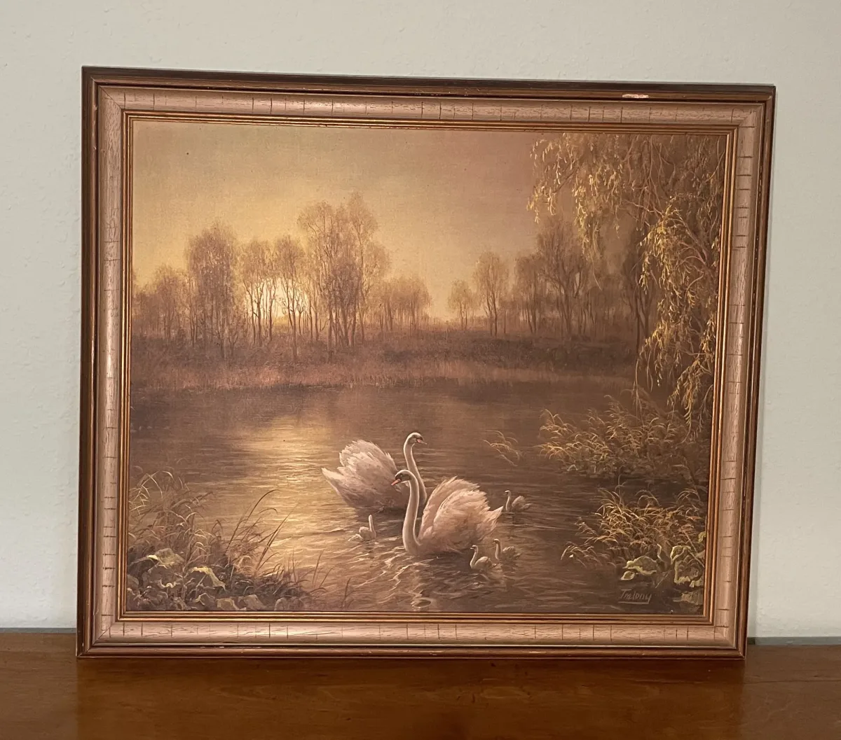 Bilder bei Thomas Nostalgie & Raritäten, Beispiel: Öl Gemälde, Rahmen, Signatur Tralony, Schwanenpaar mit Jungtieren, Spä