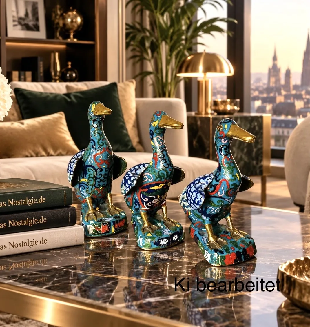 Chinesischer Cloisonne Email Enten Set – Chinesischer Cloisonne Enten-Set – Drei Antike Enten, 1912-1930er, Münzböden, Handwerkliche Schönheit