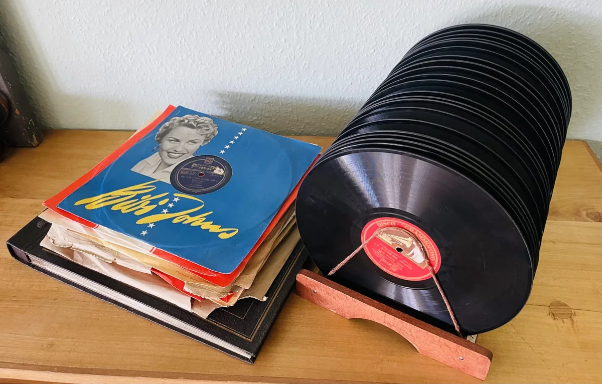 Grammophone Set antik – Grammophone Album, Plattenständer, Schellackplatten, antik ,Setpreis