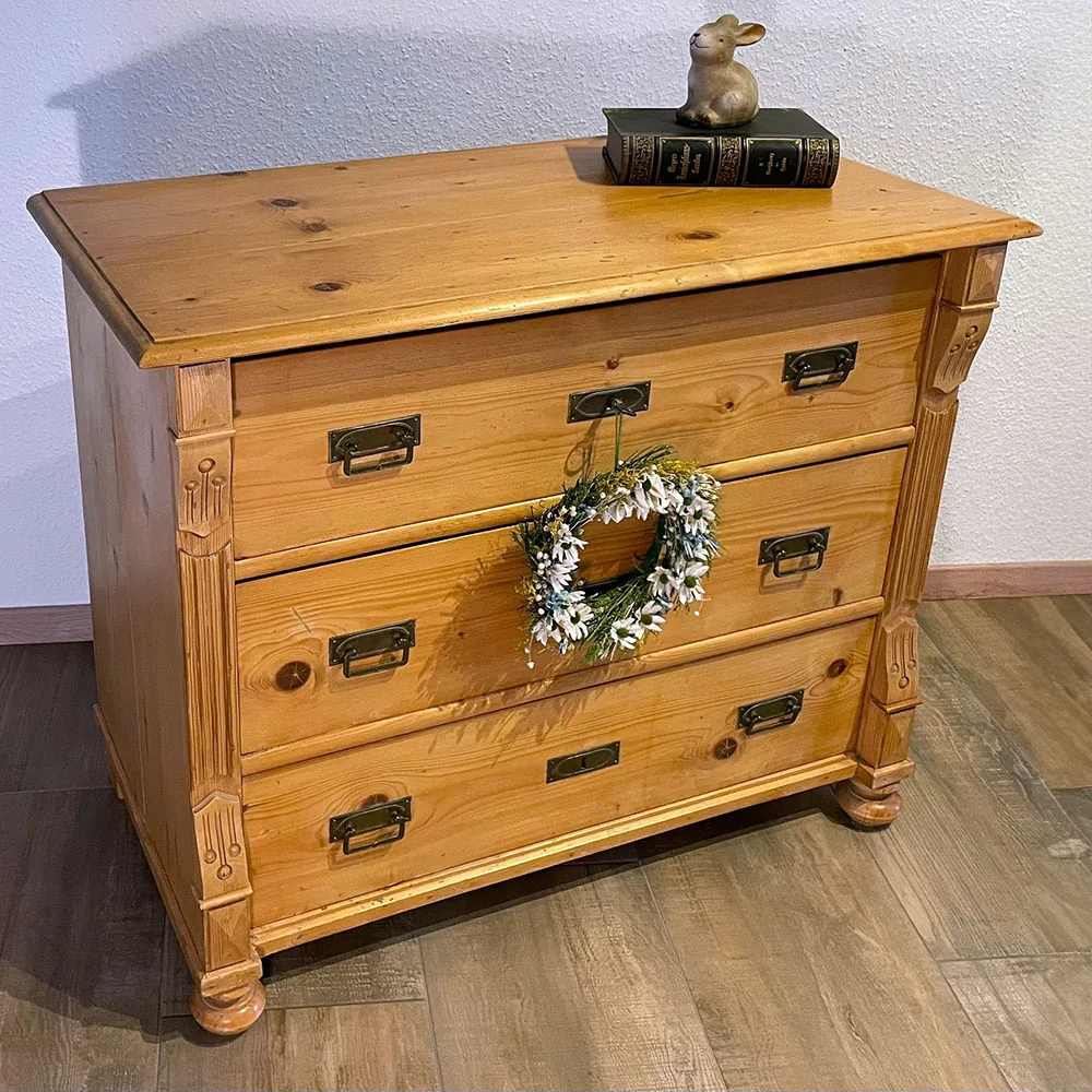 Antike Landhaus-Kommode aus Weichholz in Honigton, um 1890