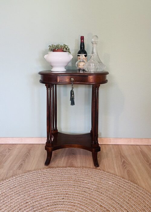 Beistelltisch, antik, Stil, Chippendale, Intarsien Muster, zierliche Tischbeine, Augenweide