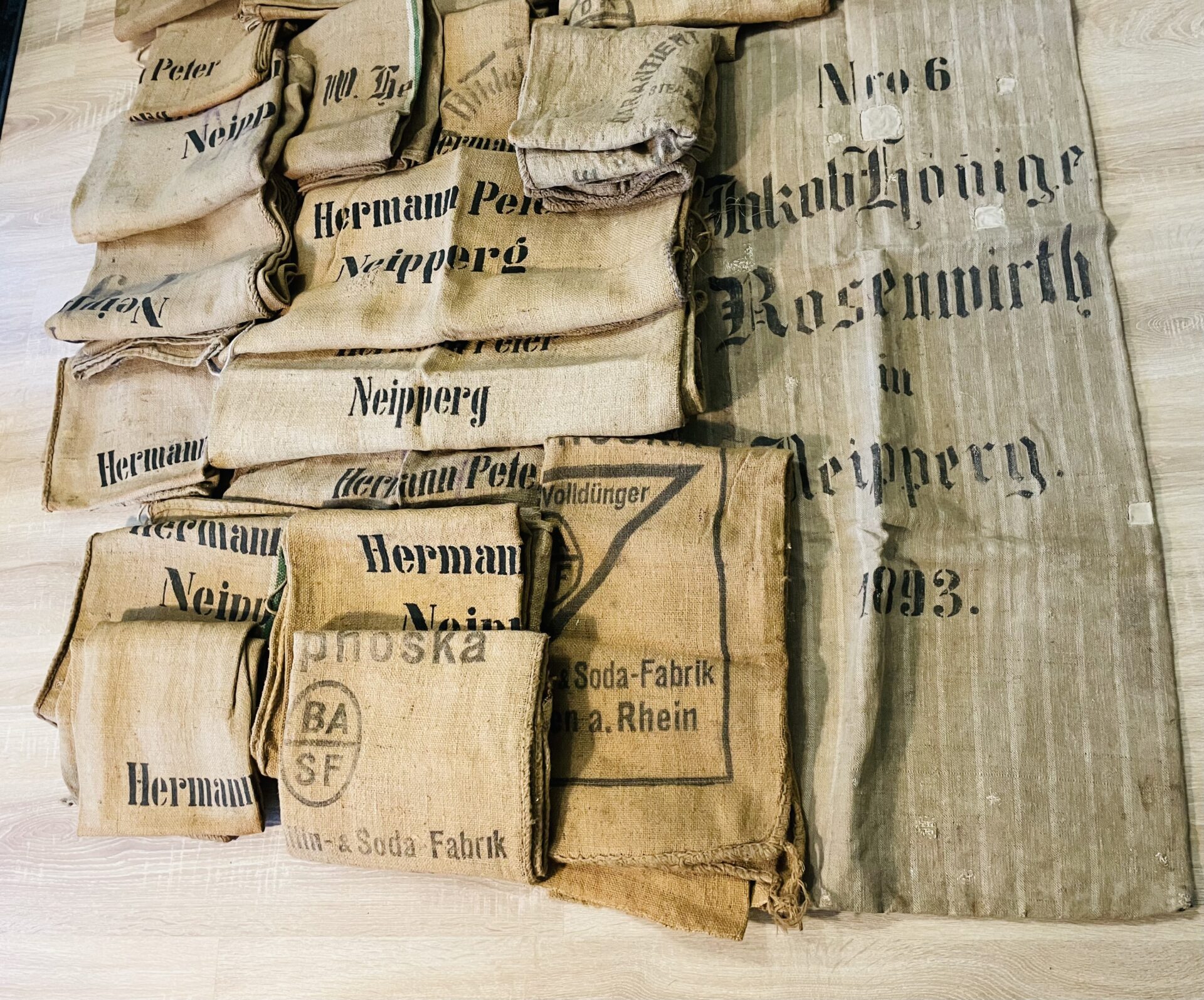 Jutesäcke Konvolut 50 Stück, antik, Dekoration, vielseitig Verwendbar, Historisch, Augenweide