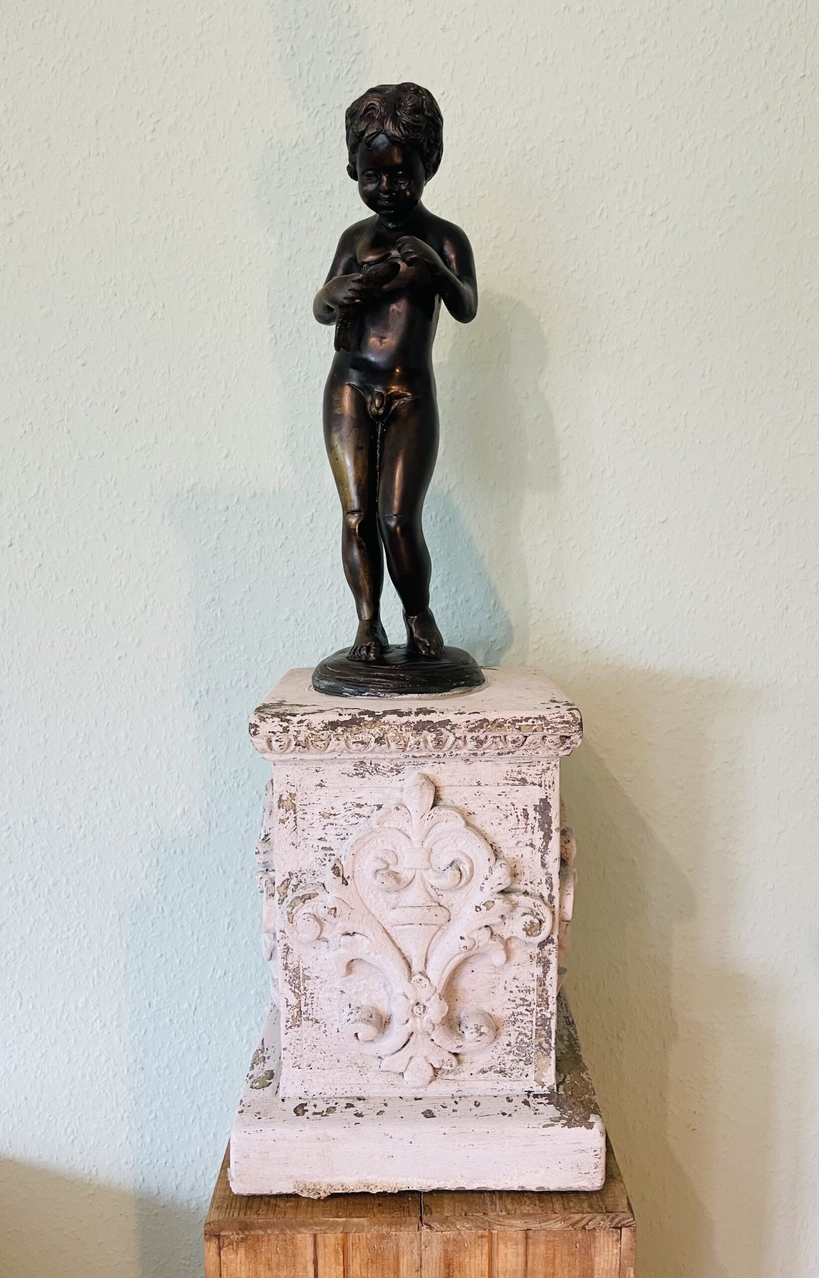 Bronze Skulptur eines Kindes, Gips Sockel, antik, Vintage ,Ornamenten, fein modelliert, Augenweide