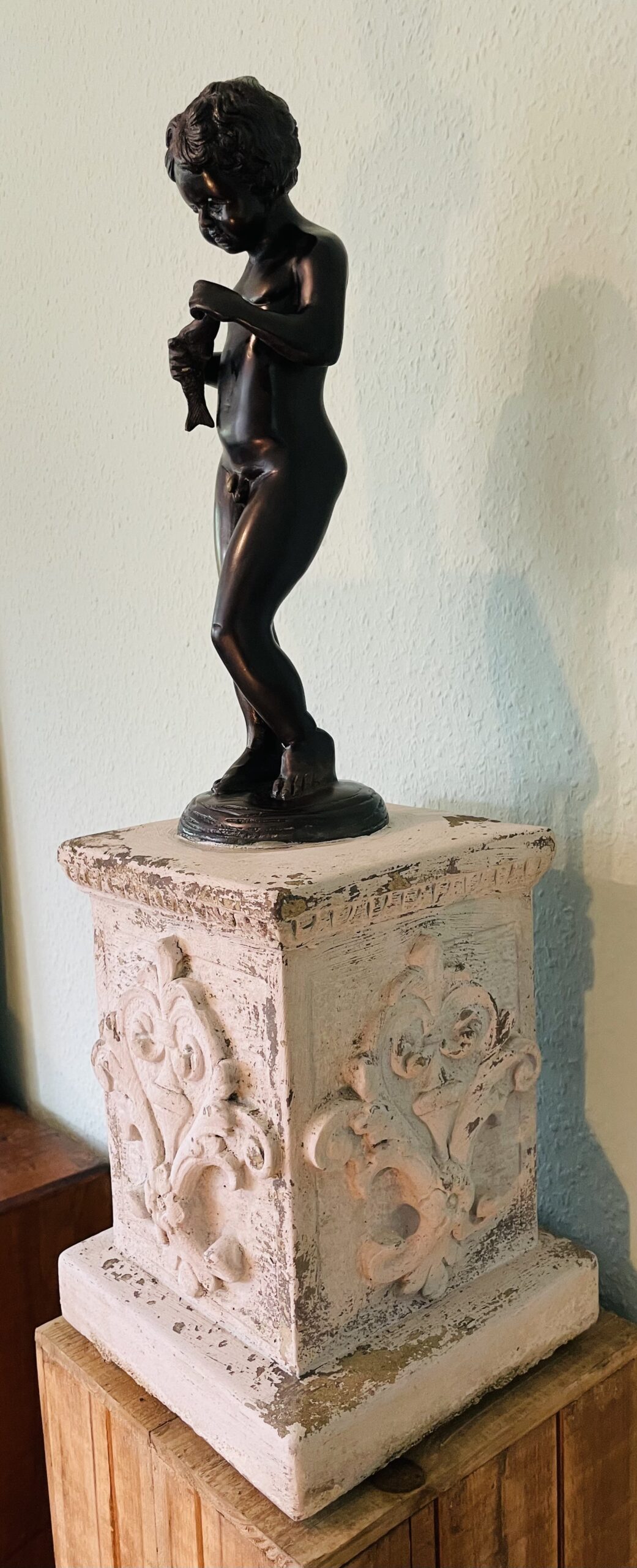 Bronze Skulptur eines Kindes, Gips Sockel, antik, Vintage ,Ornamenten, fein modelliert, Augenweide