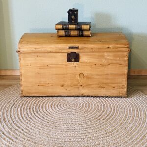 Truhe, Aussteuertruhe, antik, 1890er, Landhaus, Weichholz, schöne Größe, Honigton