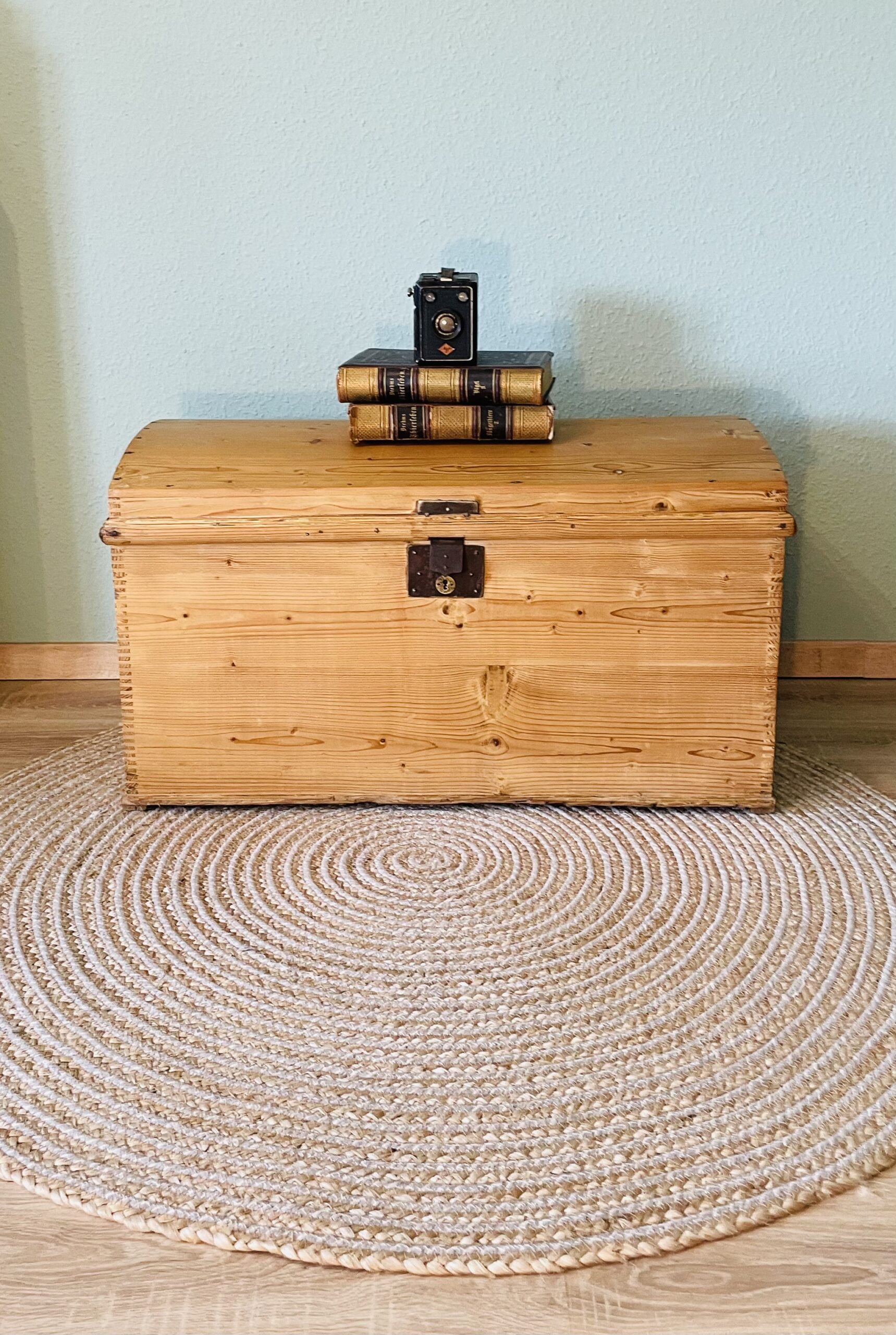 Truhe, Aussteuertruhe, antik, 1890er, Landhaus, Weichholz, schöne Größe, Honigton