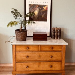 Kommode, antik, 1890er, Gründerzeit, helle Eiche, Marmorplatte, Landhaus, Hingucker