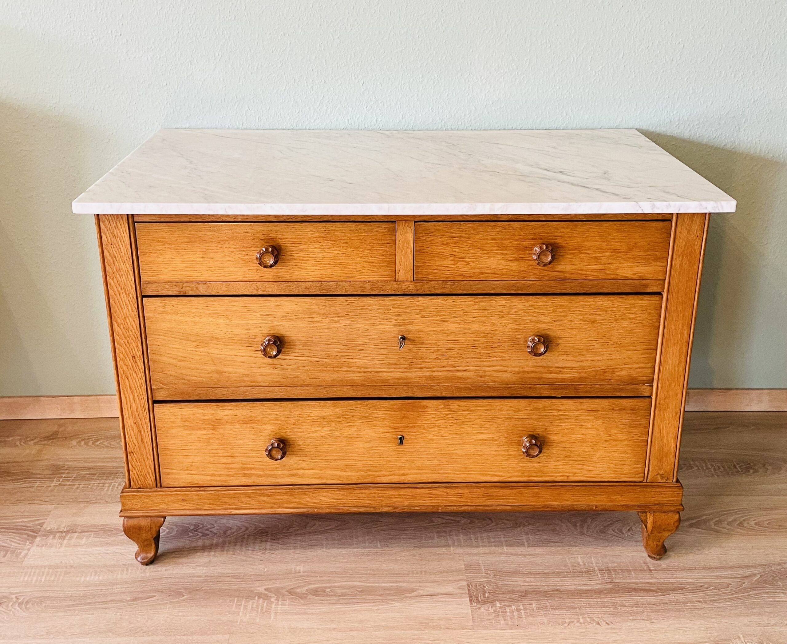 Kommode, antik, 1890er, Gründerzeit, helle Eiche, Marmorplatte, Landhaus, Hingucker