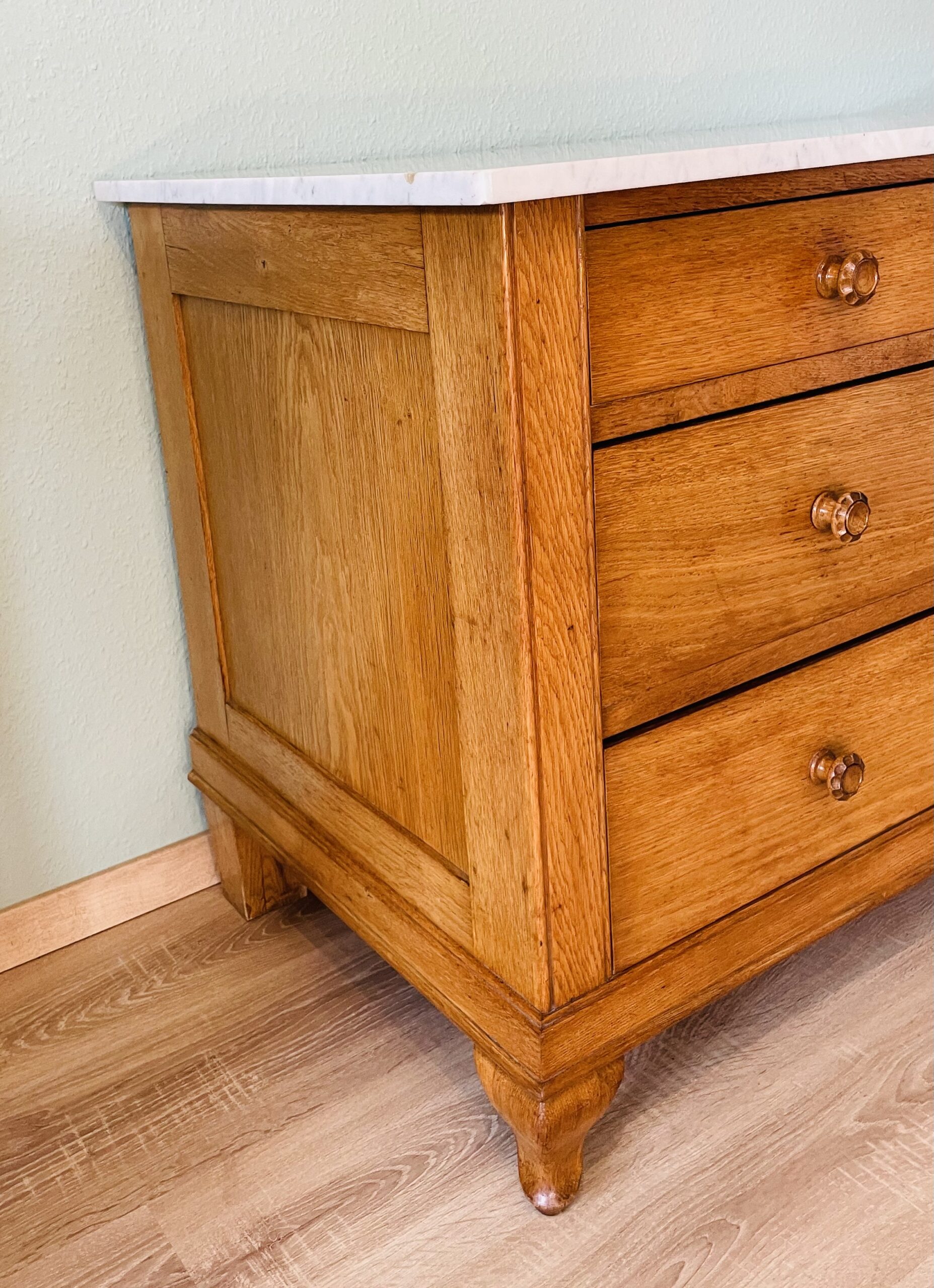 Kommode, antik, 1890er, Gründerzeit, helle Eiche, Marmorplatte, Landhaus, Hingucker