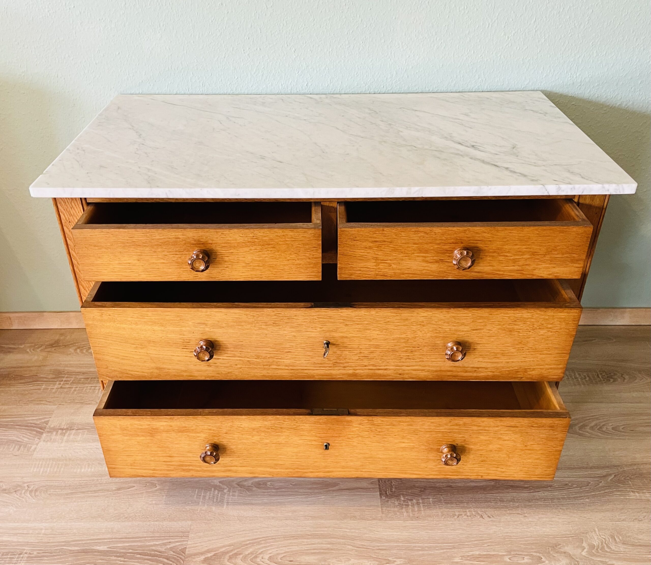 Kommode, antik, 1890er, Gründerzeit, helle Eiche, Marmorplatte, Landhaus, Hingucker