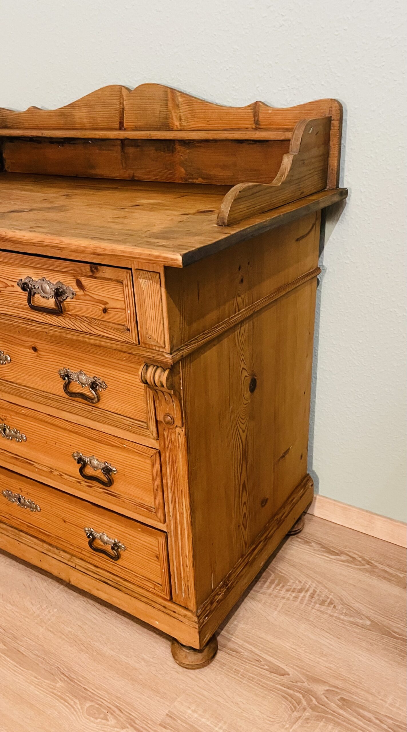 Kommode, antik, 1890er, Gründerzeit, Weichholz, Landhaus, Honigton, Augenweide
