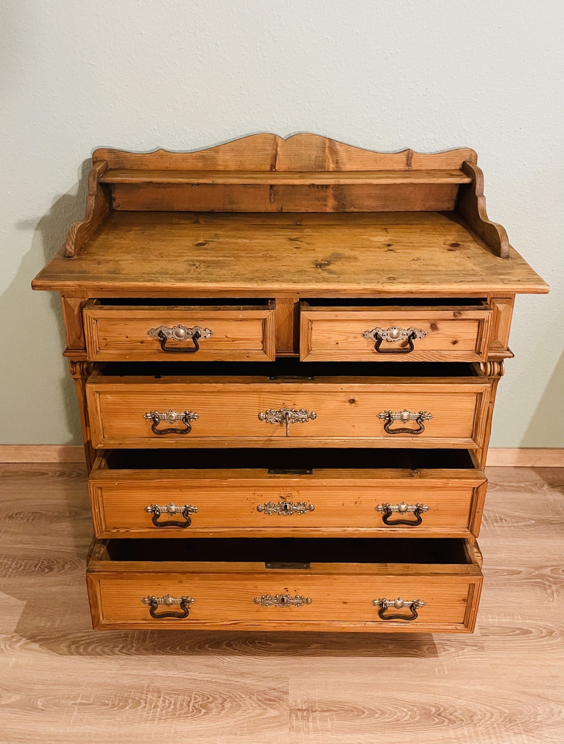 Kommode, antik, 1890er, Gründerzeit, Weichholz, Landhaus, Honigton, Augenweide