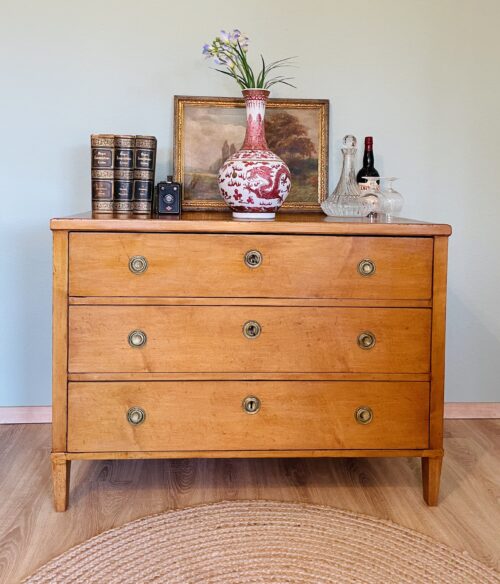 Kommode, antik, Eschenfurnier, Biedermeier, 1825er, klare Linien, Kastenschloss, Hingucker