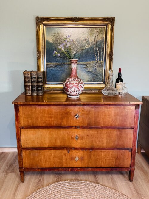 Kommode, antik, Biedermeier,1830er, Kirschbaumfurnier, elegantes Design, Augenweide