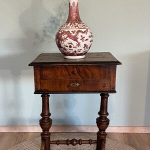 Nähtisch, Beistelltisch, antik, Gründerzeit, 1880er, Nussbaumfurnier, Aufbewahrung, Blickfang