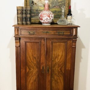 Vertiko, Kommode, Gründerzeit, 1880er, Nussbaumfurnier, Stauraum, zeitlos, Augenweide