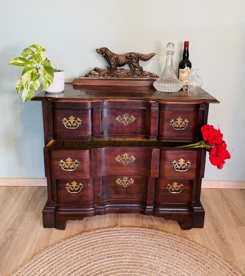 Kommode, US, 1940/50er antik Stil, Vintage, gehobenes Mid-Century, Beschläge, Augenweide