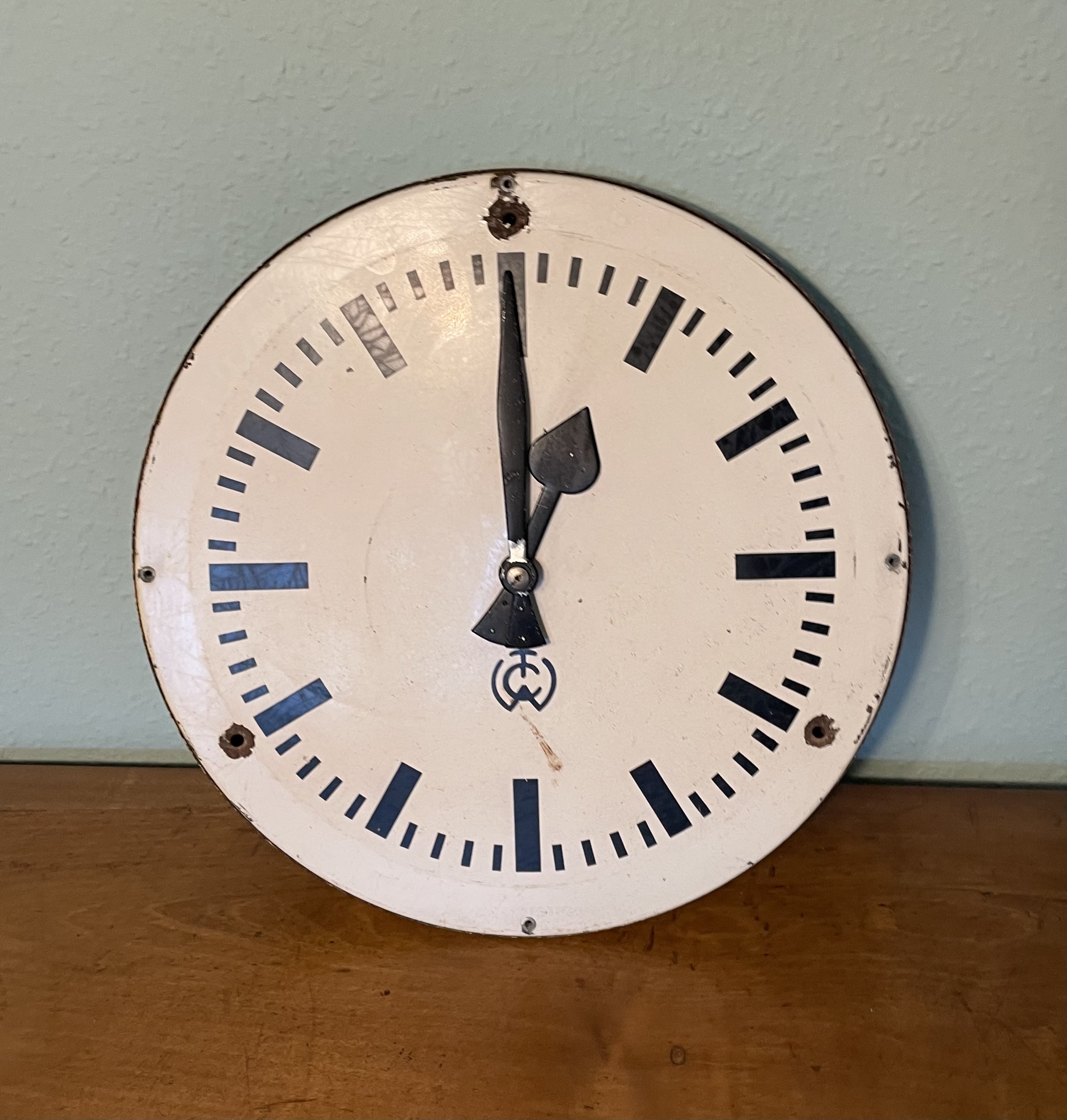 Antike Nebenuhr aus den 1950/60er Jahren – CTW Carl Theodor Wagner – Industrie-Design – Fundzustand – ideal zum Restaurieren oder als Deko