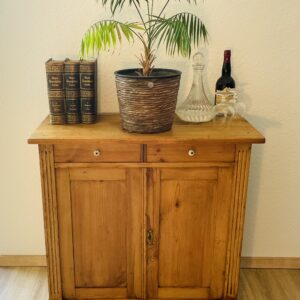 Antike Jugendstil-Kommode (1920er) – Weichholz, Landhausstil, HonigtonAugenweide