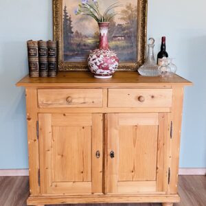 Antike Kommode aus den 1890er Jahren – Gründerzeit, Weichholz, Landhausstil – zeitloses Schmuckstück