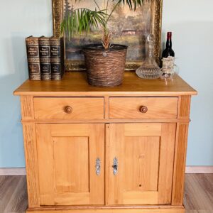 Antike Kommode 1890er Gründerzeit – Weichholz, Landhaus-Charakter, Honigton