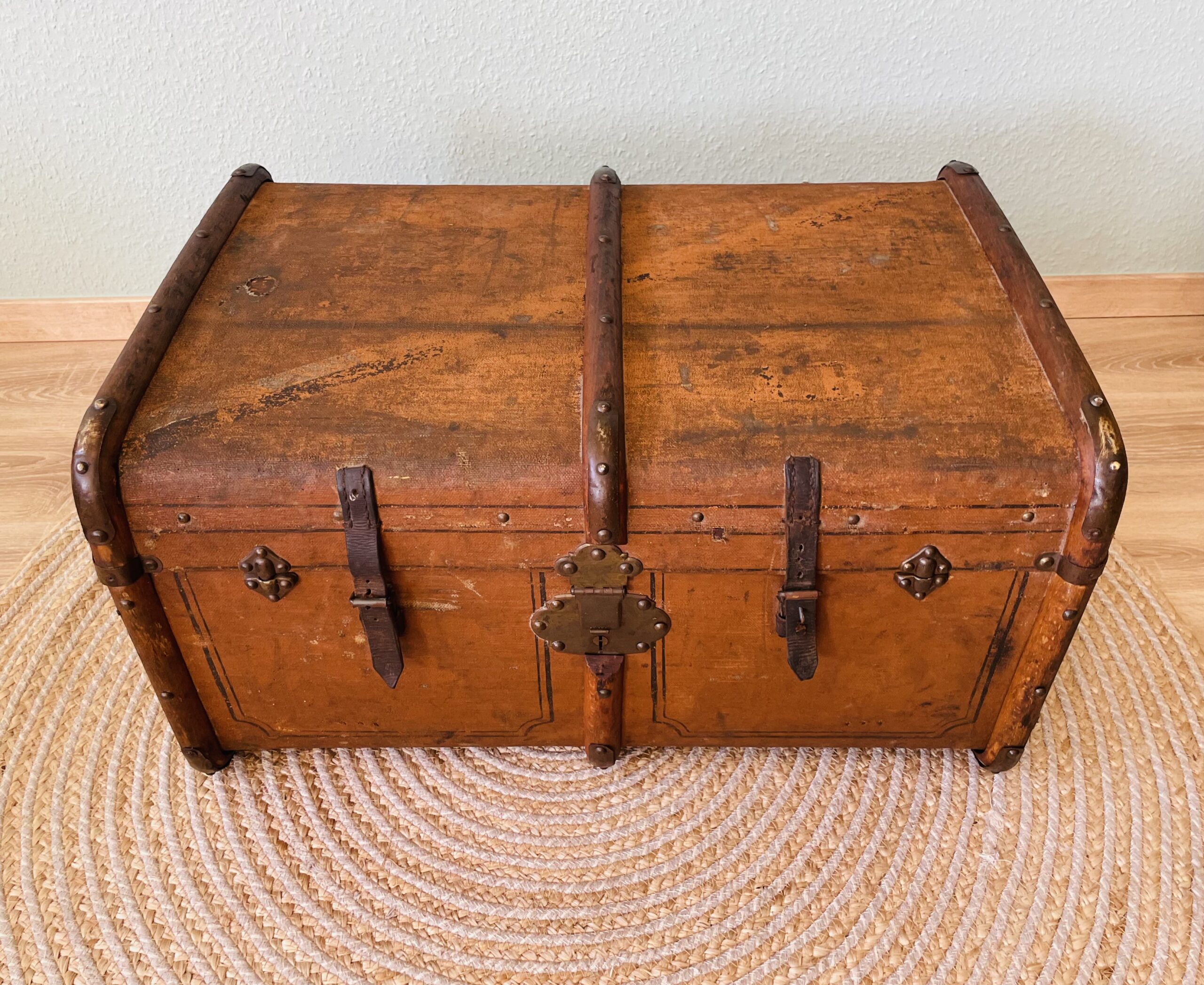 Antiker Überseekoffer (1890er) – historisch, Originalzustand - Wappen-Muster Berlichingen