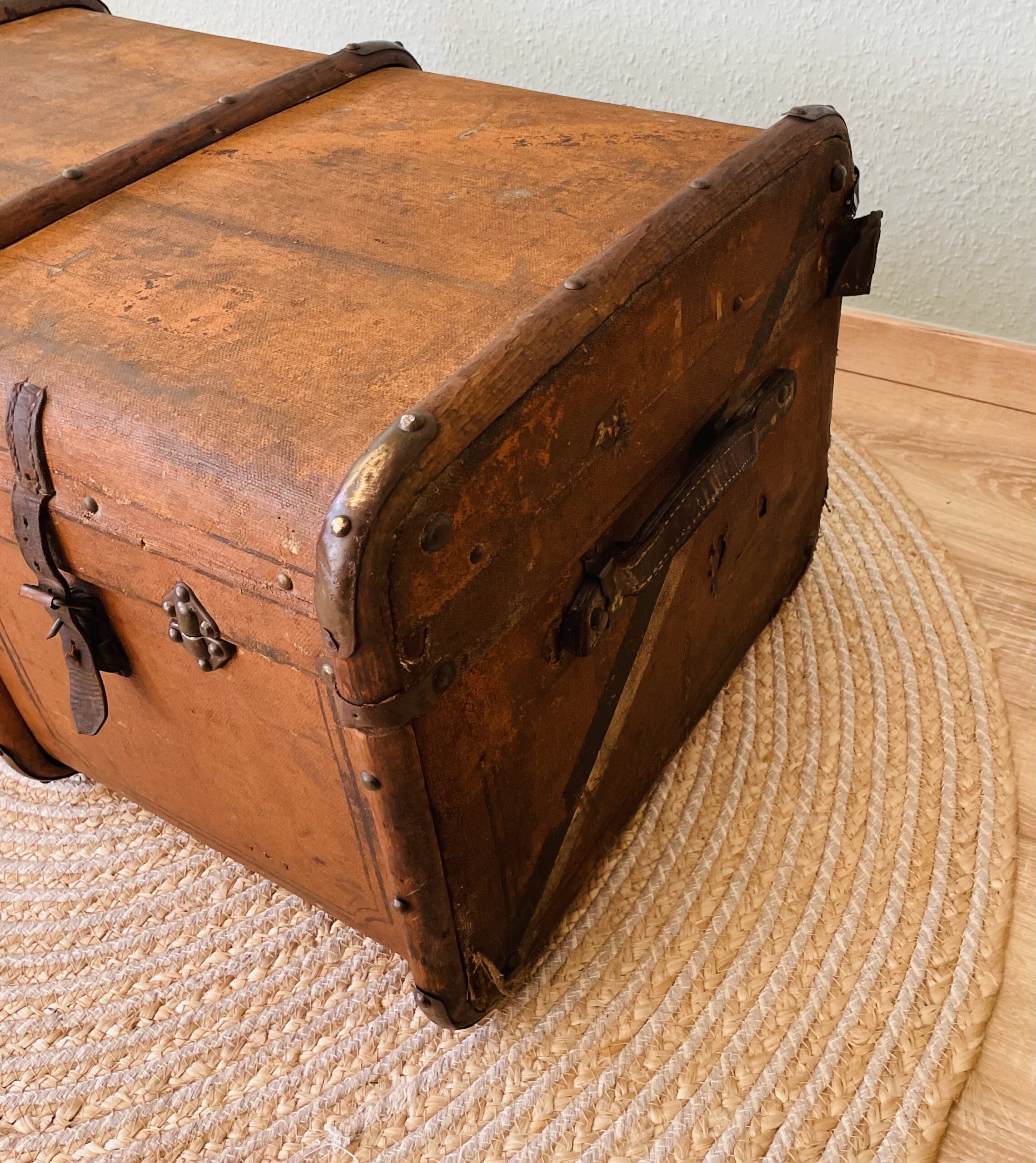 Antiker Überseekoffer (1890er) – historisch, Originalzustand - Wappen-Muster Berlichingen