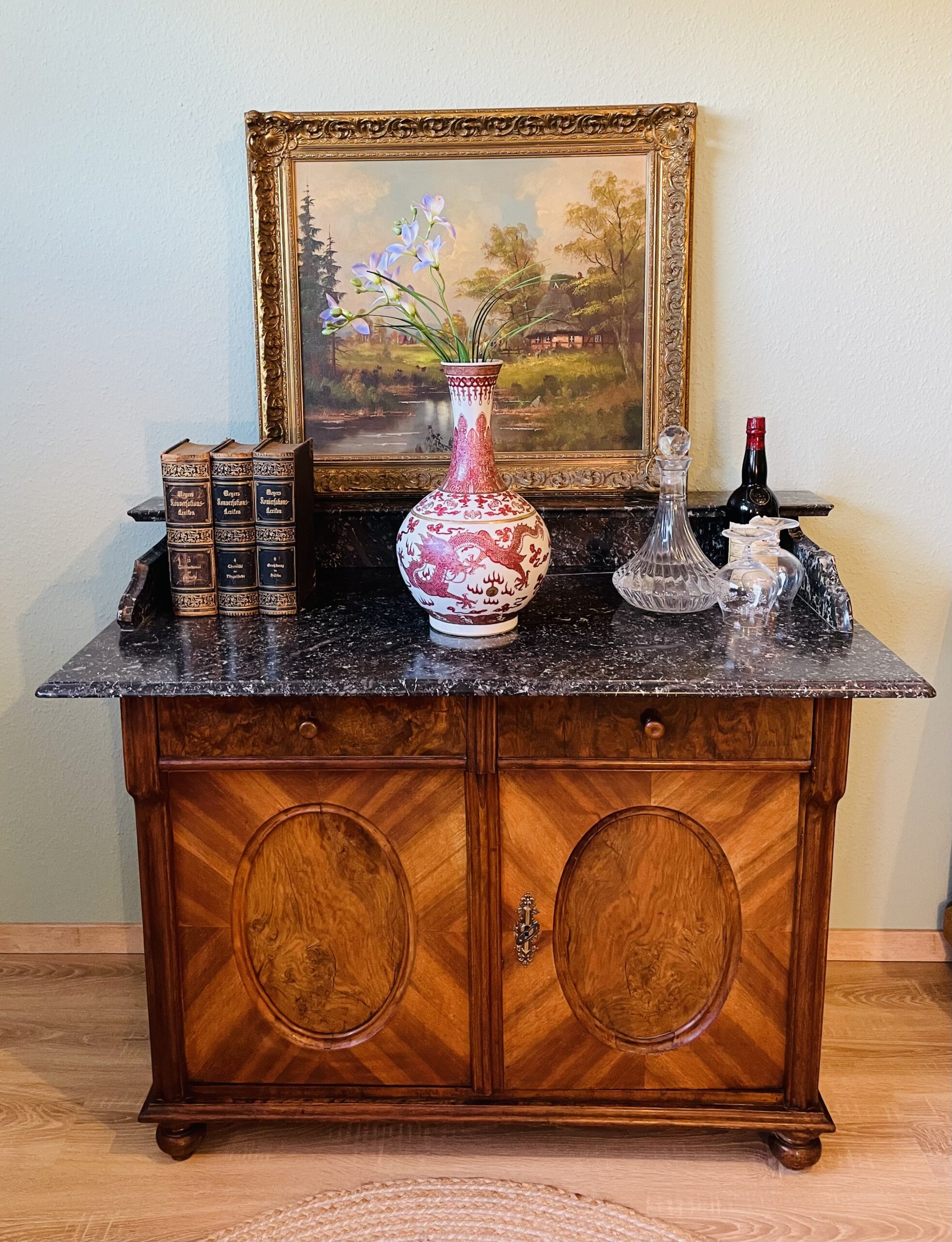 Gründerzeit-Kommode 1890er • Nussbaumfurnier, Marmor • Antik & Sammlerstück