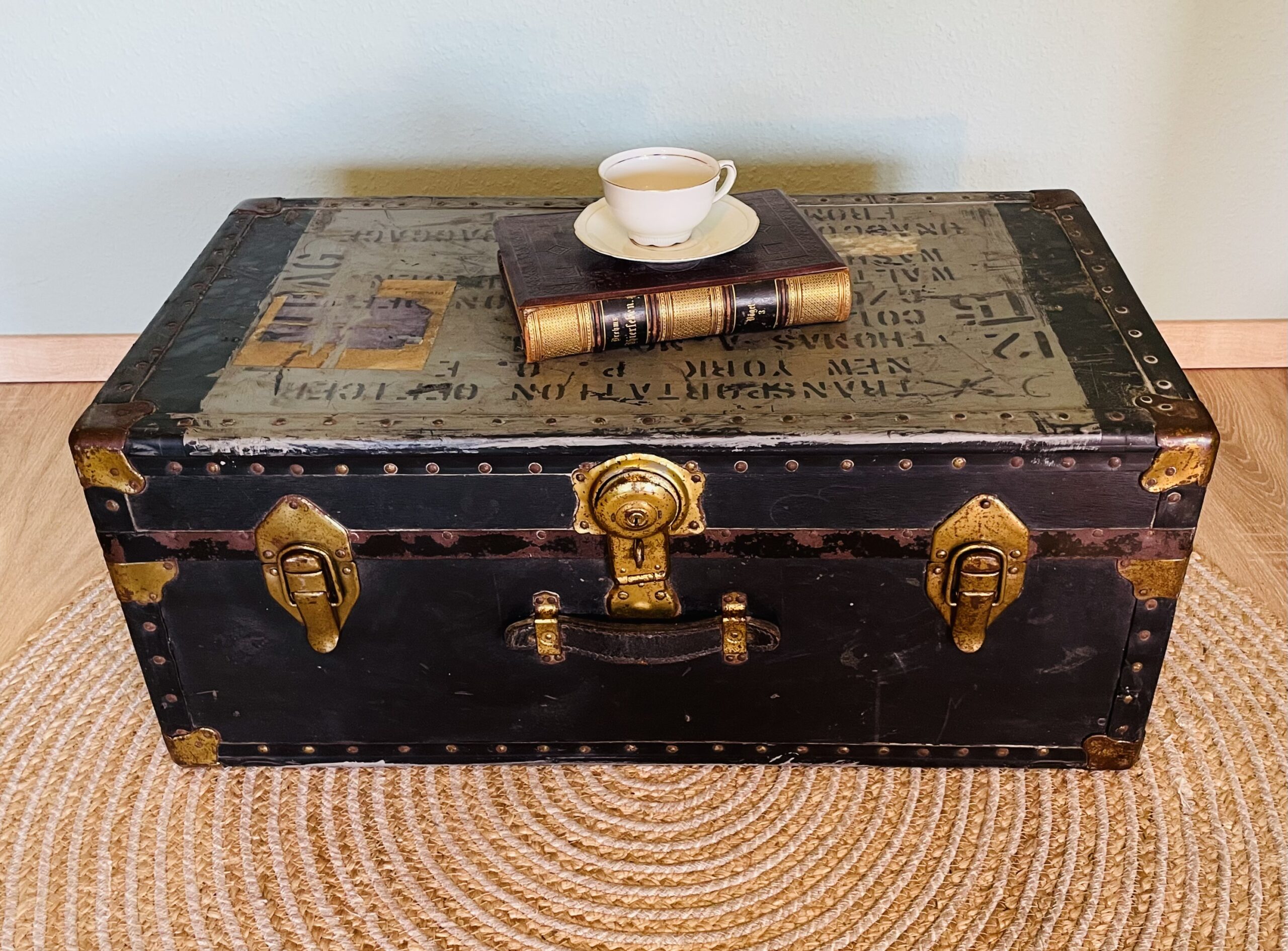 Überseekoffer – US Koffer antik, Vintage aus den 1940er Jahren: Ein Stück Geschichte zum Anfassen 🧳✨