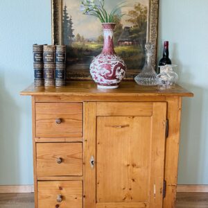 Antiker Brotschrank Biedermeier – Weichholz, Honigton, 1840er, Landhaus