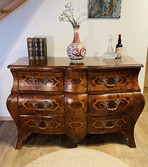 Antike Barock-Kommode – Vintage Palisanderfurnier, Intarsien & Edle Beschläge, sechs Schubladen