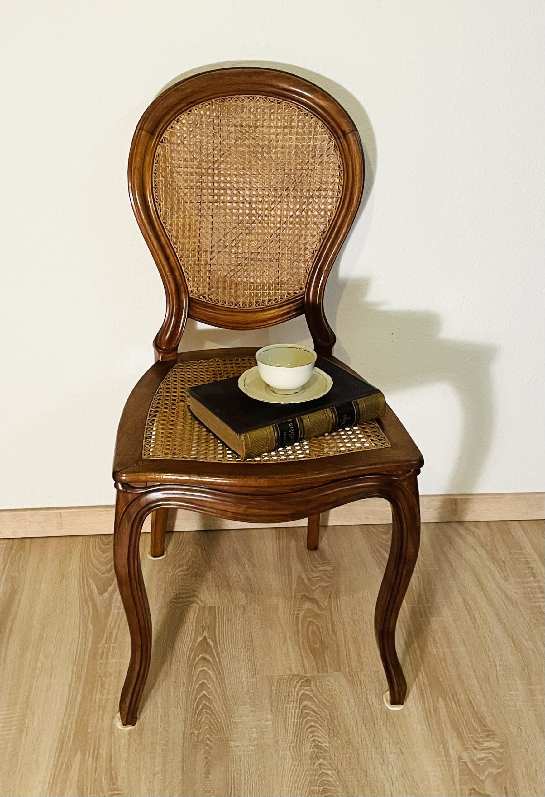 Louis-Philippe-Stuhl aus dem 1860er, Wienergeflecht, stabil, Mahagoni Holz