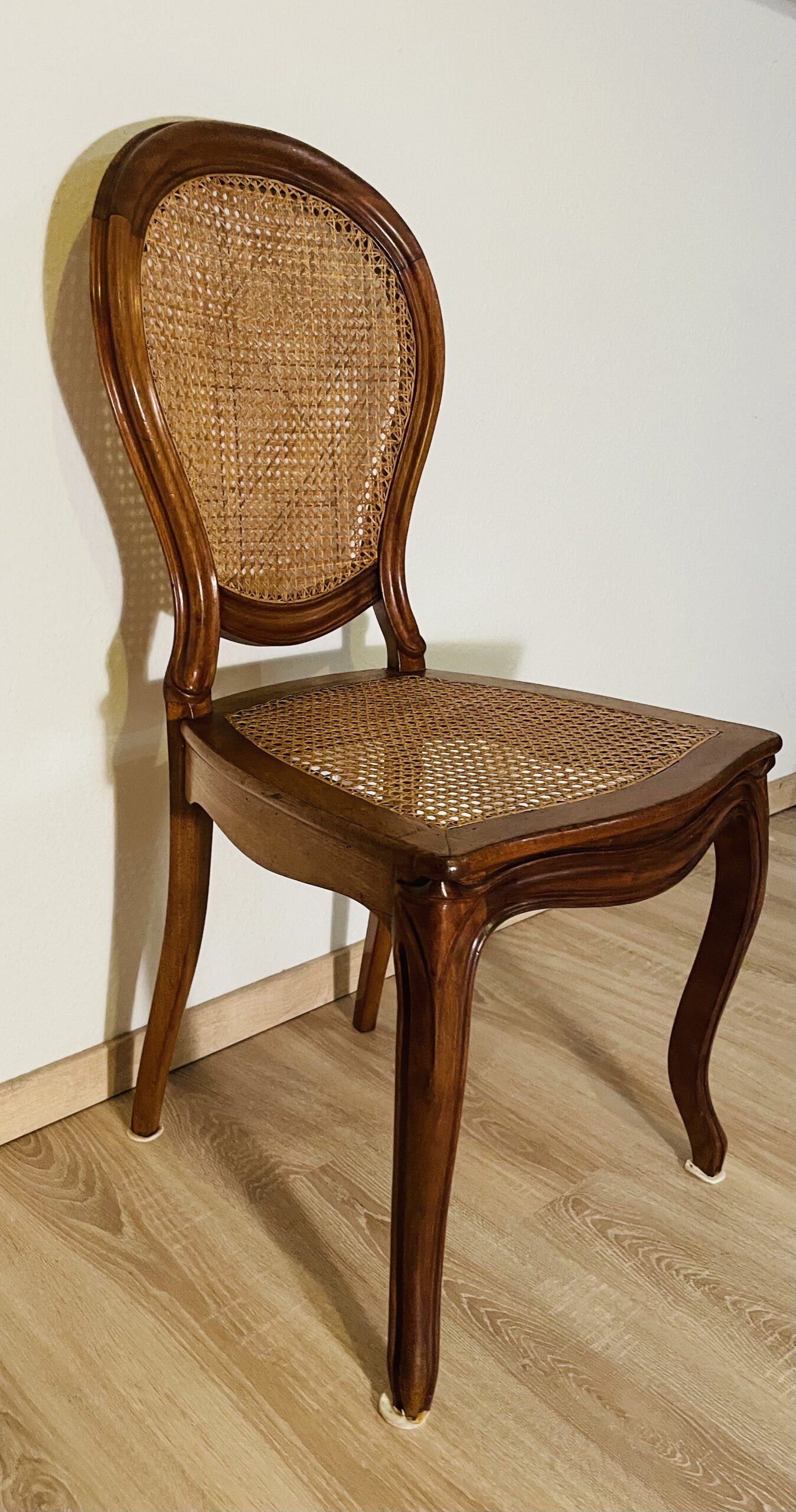 Louis-Philippe-Stuhl aus dem 1860er, Wienergeflecht, stabil, Mahagoni Holz