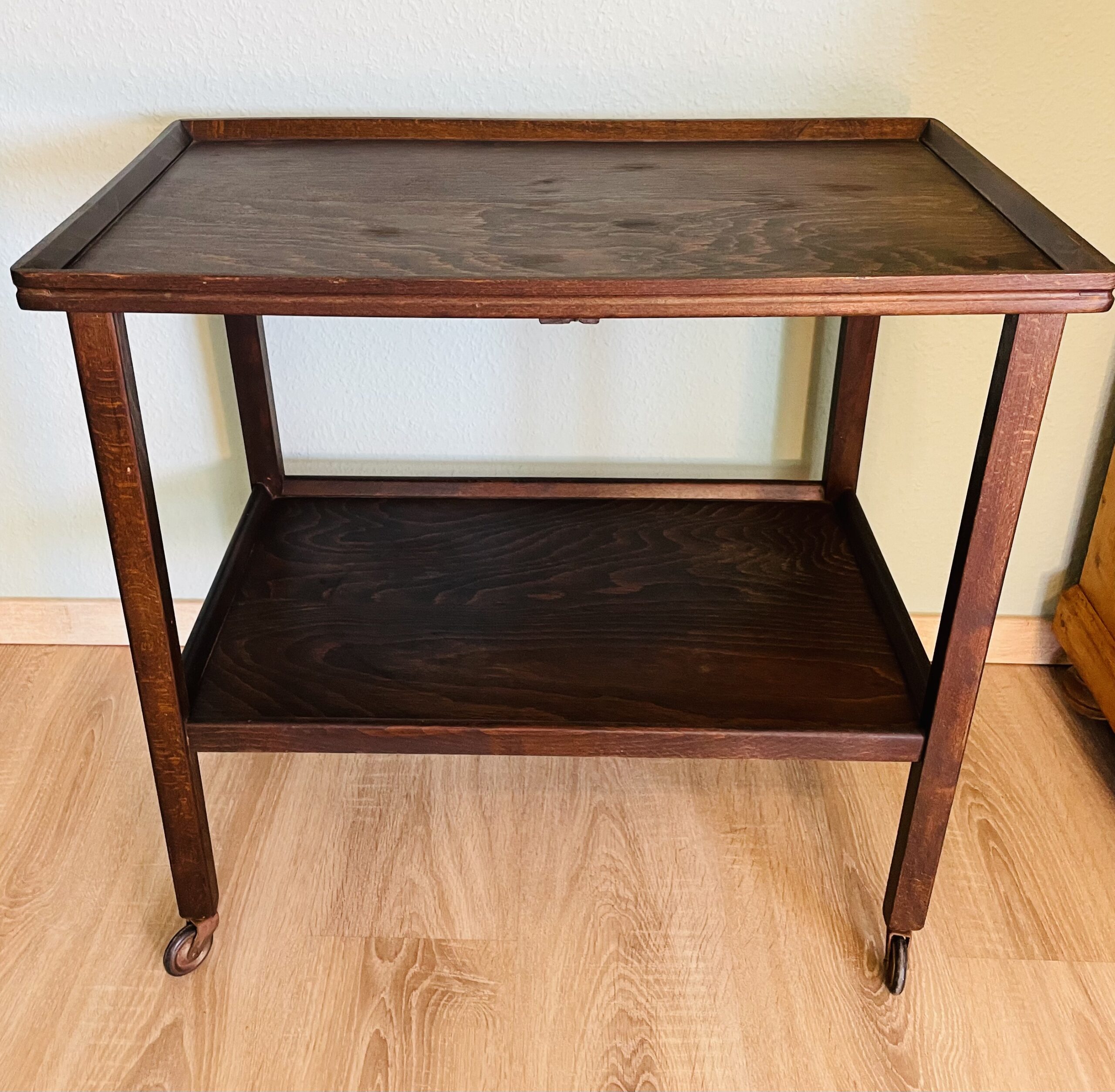 Teewagen – Servierwagen – Bartisch aus Nussbaum, antik, Vintage, Mid Century, skandinavisches Design