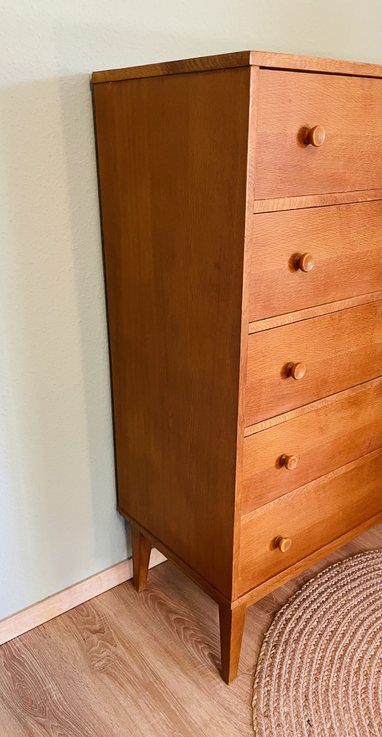 Vintage Kommode – Mid Century Modern, 1960er, Eichenfurnier, zeitloser Design Klassiker