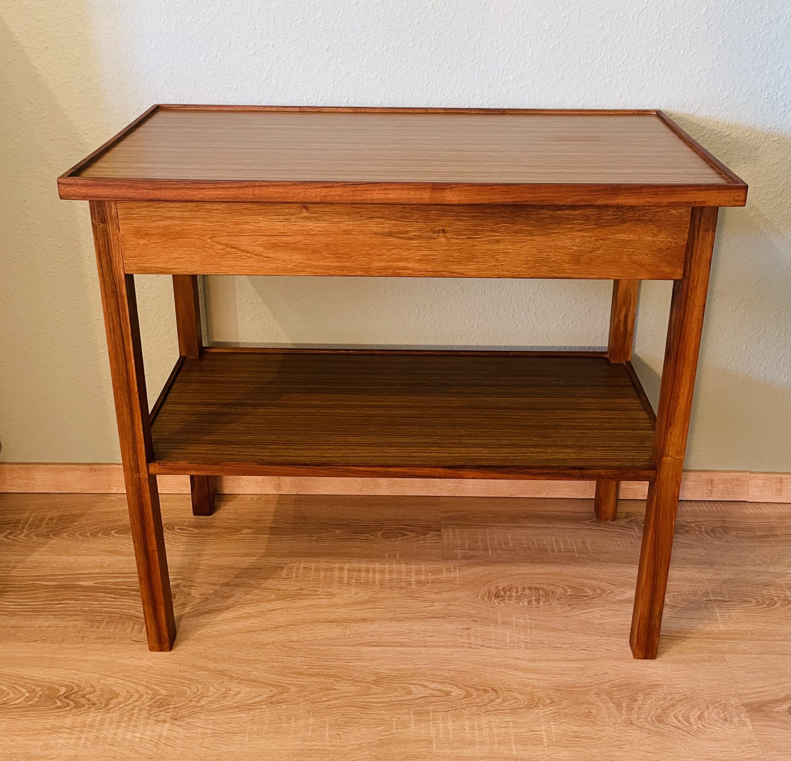 Beistelltisch Teakholz – dänisches Design, Vintage Flair, Mid Century Modern,1960er