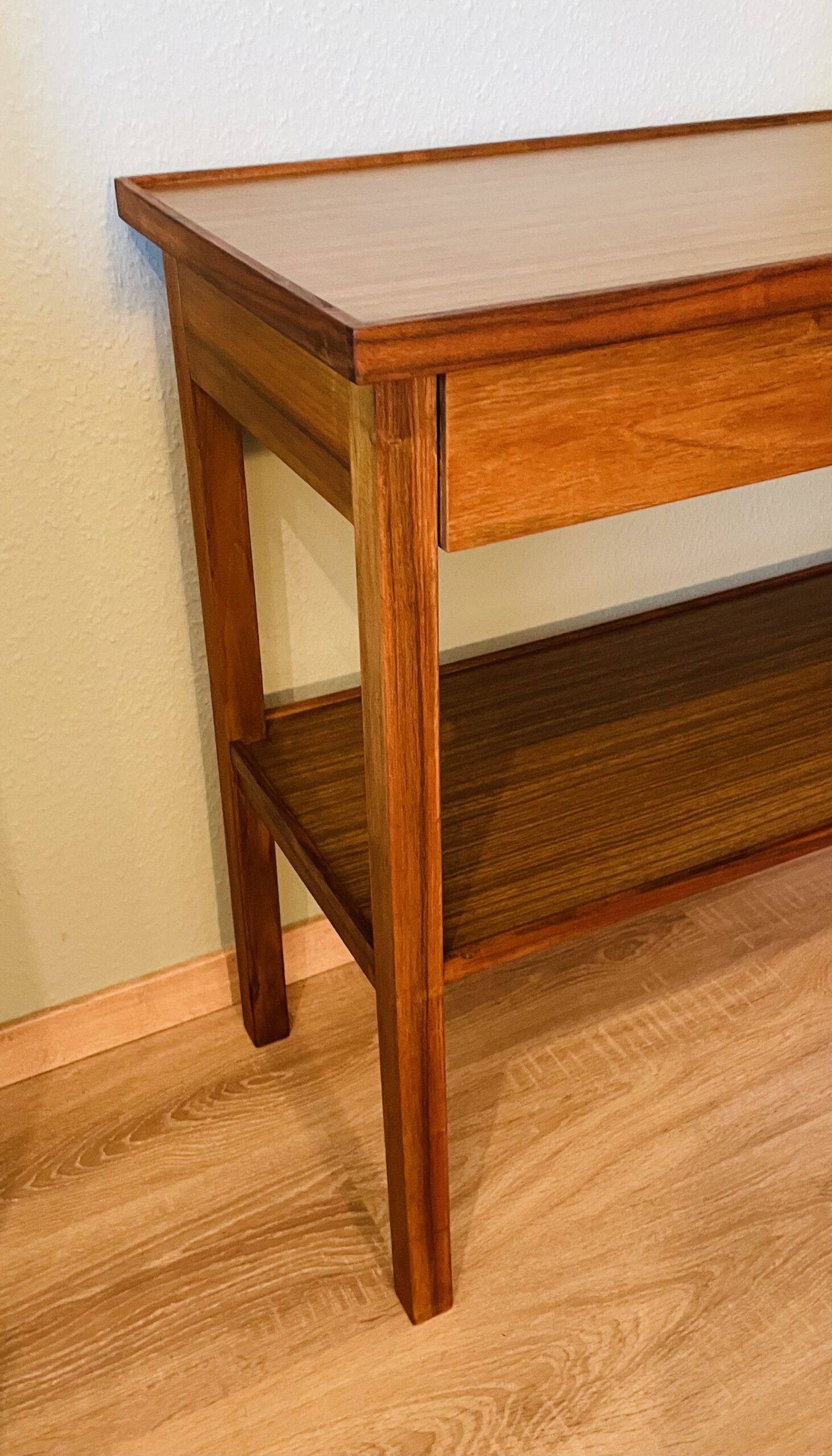Beistelltisch Teakholz – dänisches Design, Vintage Flair, Mid Century Modern,1960er