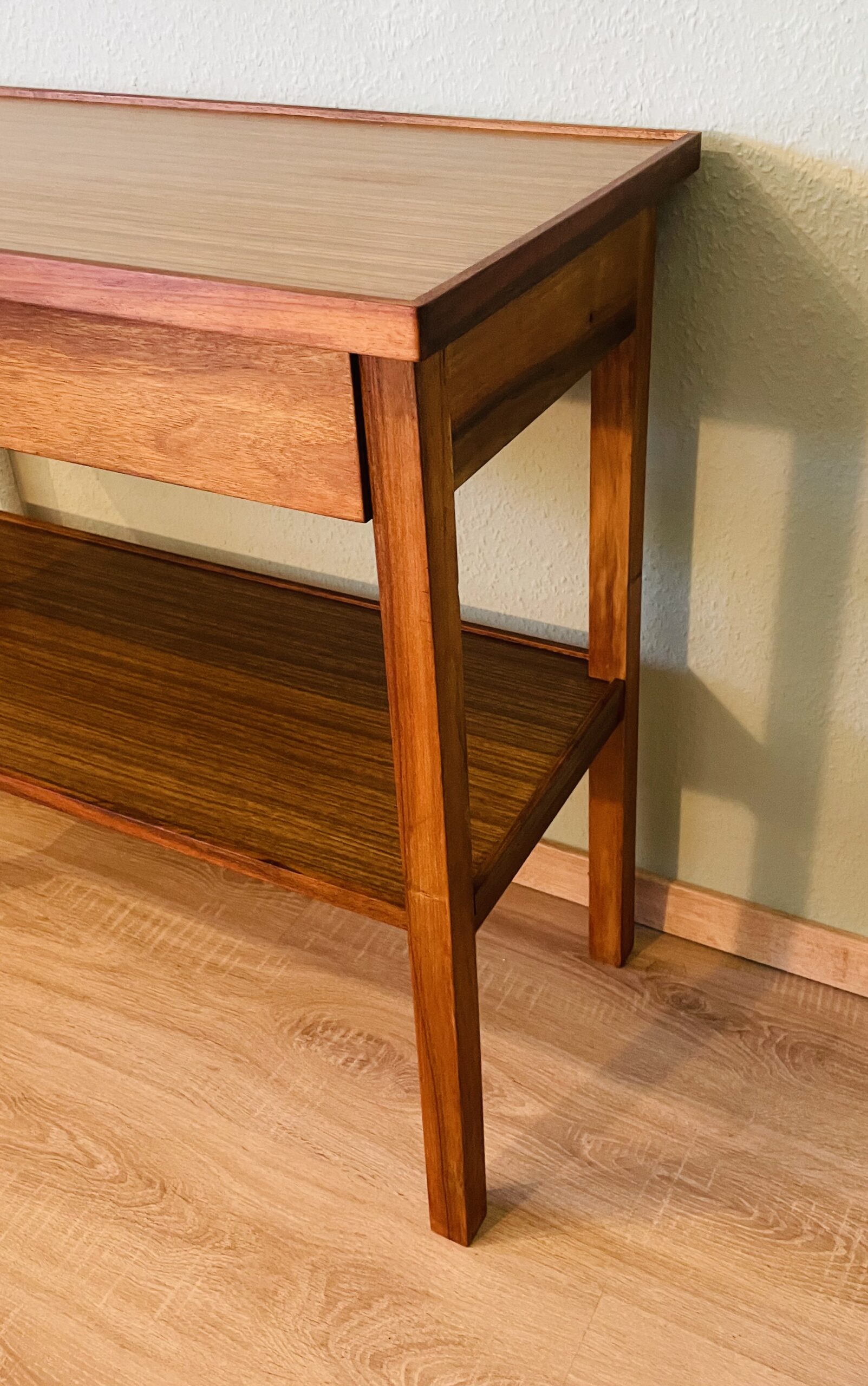Beistelltisch Teakholz – dänisches Design, Vintage Flair, Mid Century Modern,1960er