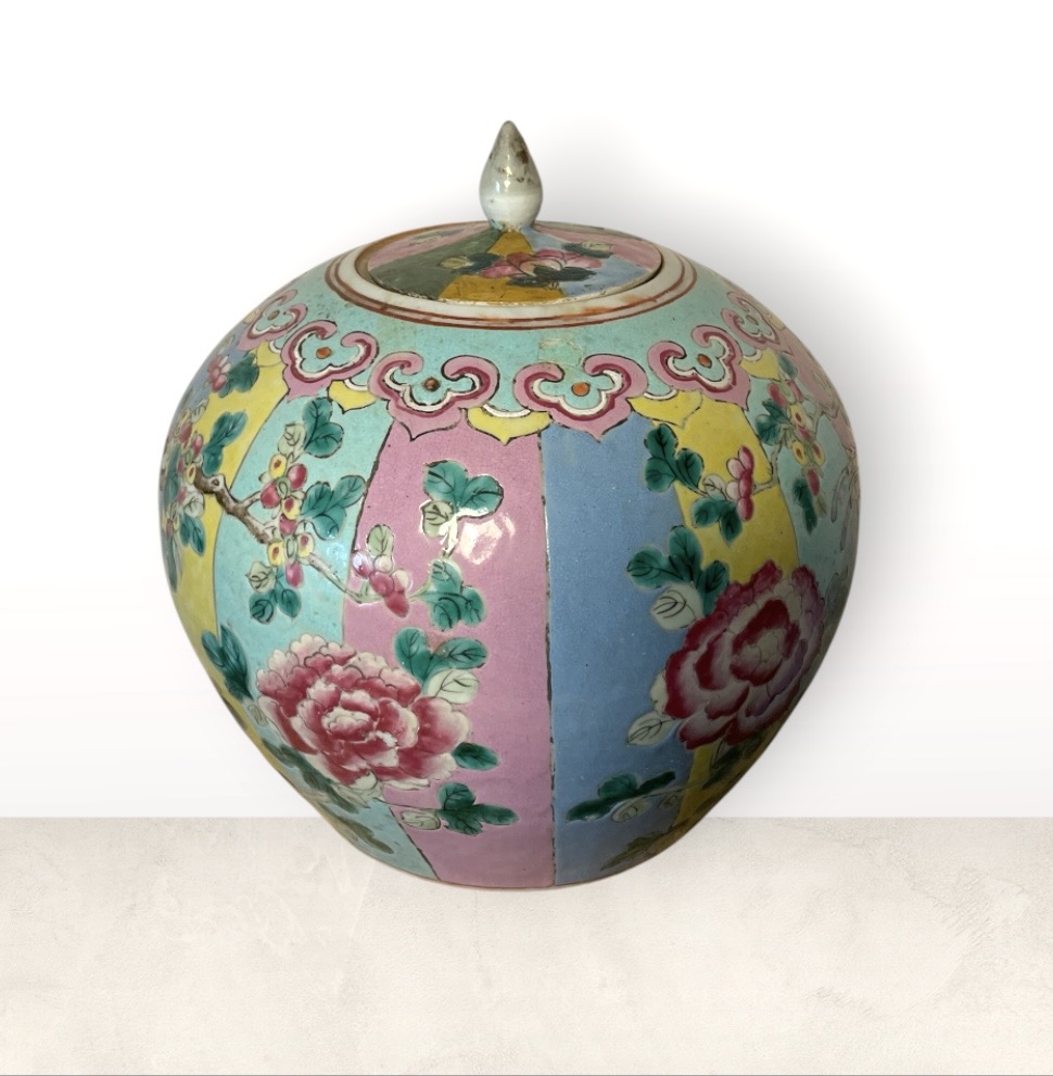 Antike Chinesische Ingwer Vase im Famille Rose Stil – Republikzeit, Deckel, Zertifikat 234