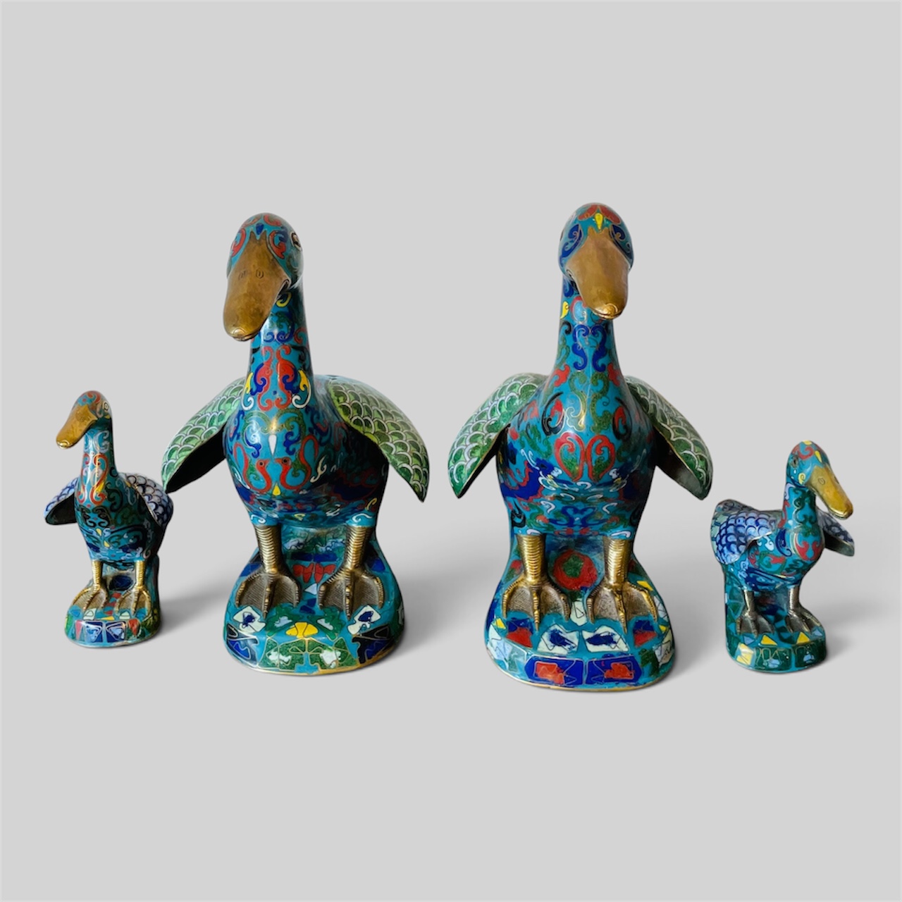 Historisches Cloisonné-Ente-Set, frühe Republikzeit, zwei kleine + zwei große Enten mit Münzböden, antik