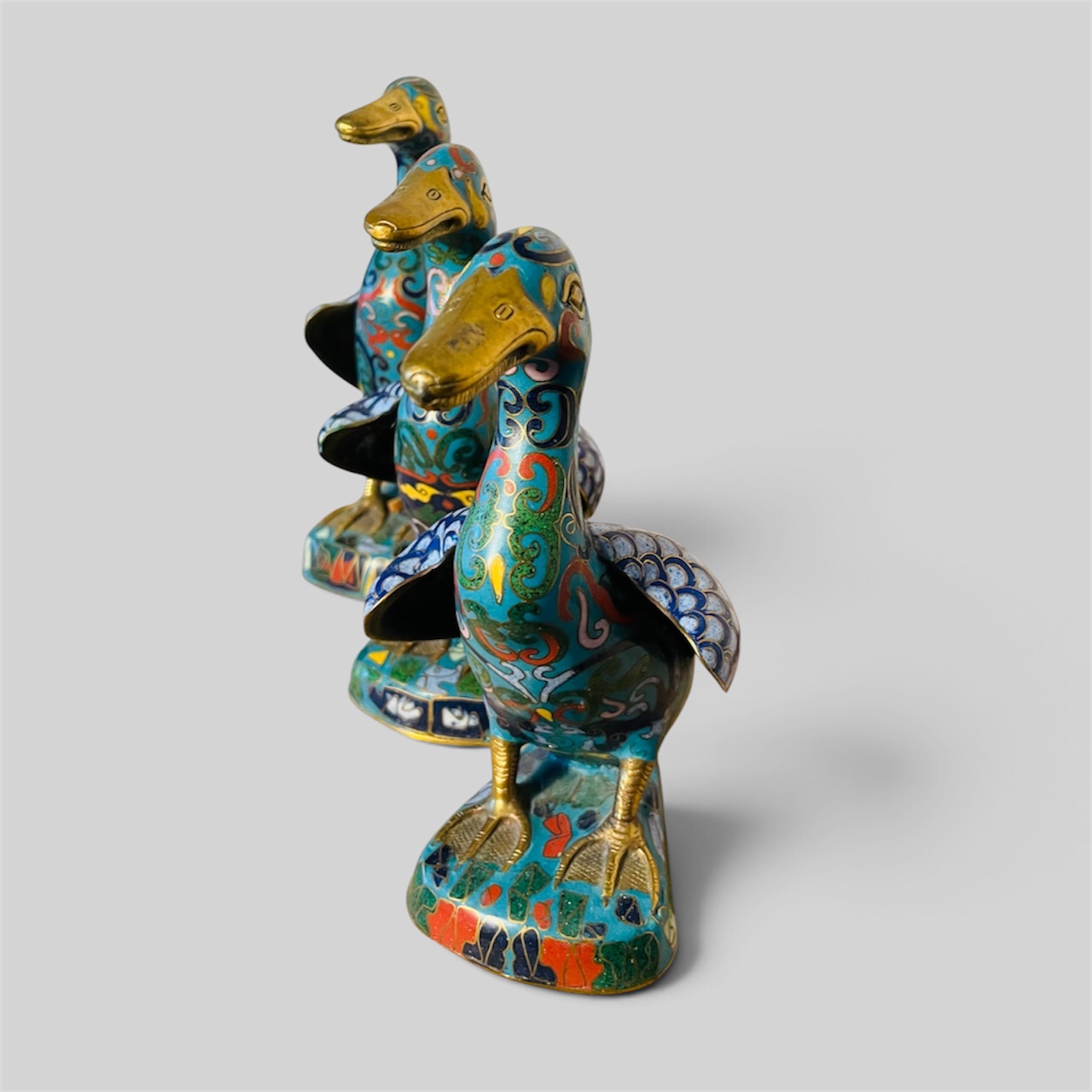 Chinesischer Cloisonne Enten-Set – Drei Antike Enten, 1912-1930er, Münzböden, Handwerkliche Schönheit