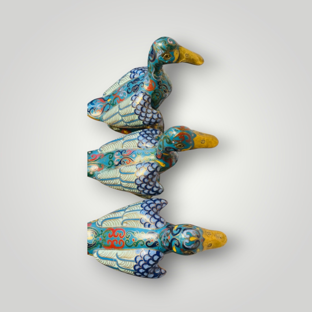 Chinesischer Cloisonne Enten-Set – Drei Antike Enten, 1912-1930er, Münzböden, Handwerkliche Schönheit