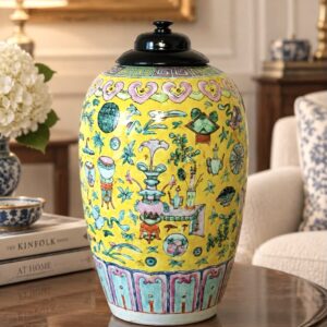 Antike chinesische Vase aus Republik-Periode (ca. 1912) mit Holzdeckel, Zertifikat Nr.216, klassisches Reliefmotiv, 30 cm Hoch