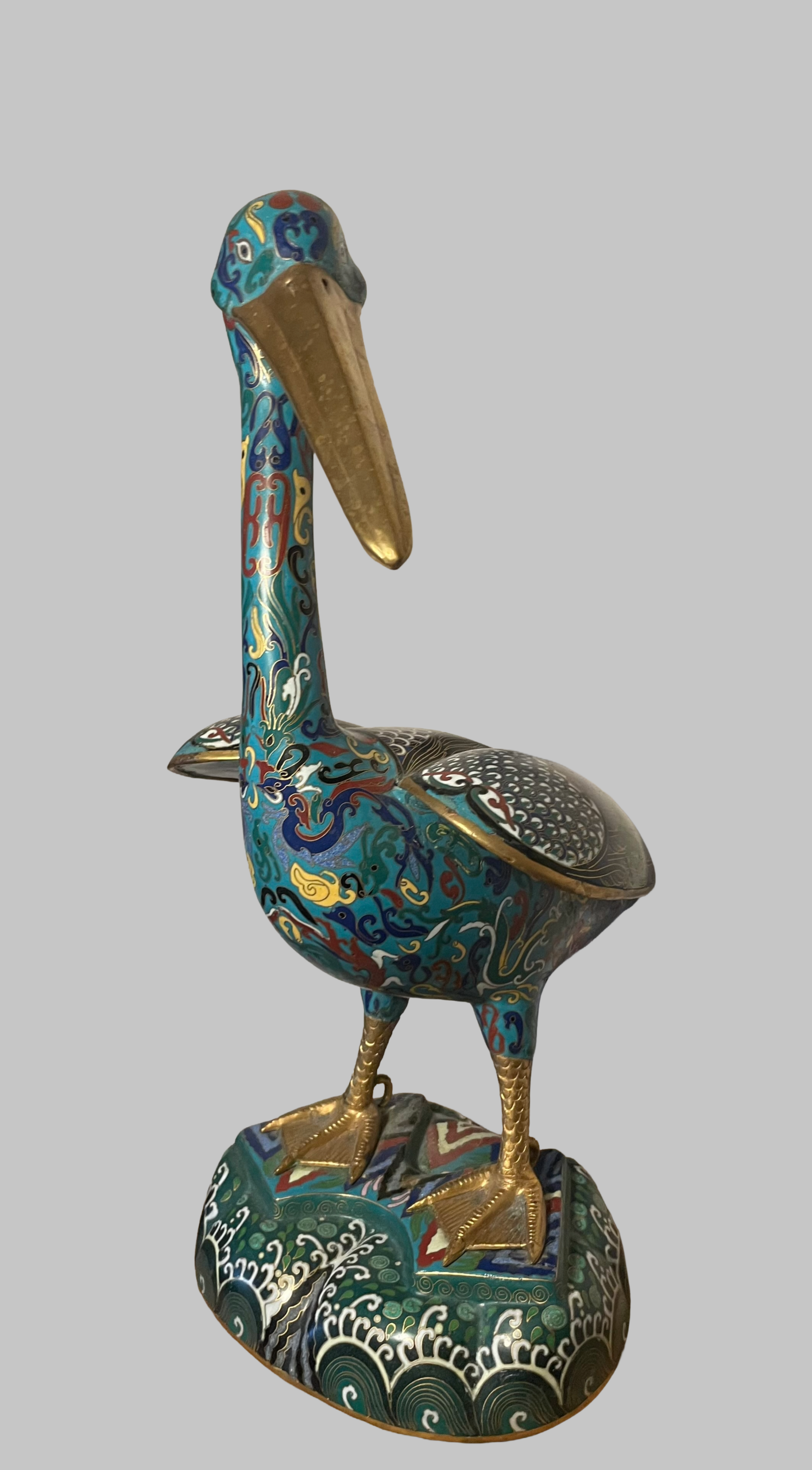 Seltene Cloisonné Pelikan-Figur – Vintage 1960er/70er, 24x38x49 cm, archaische Motive, hochwertiger Emailgrund