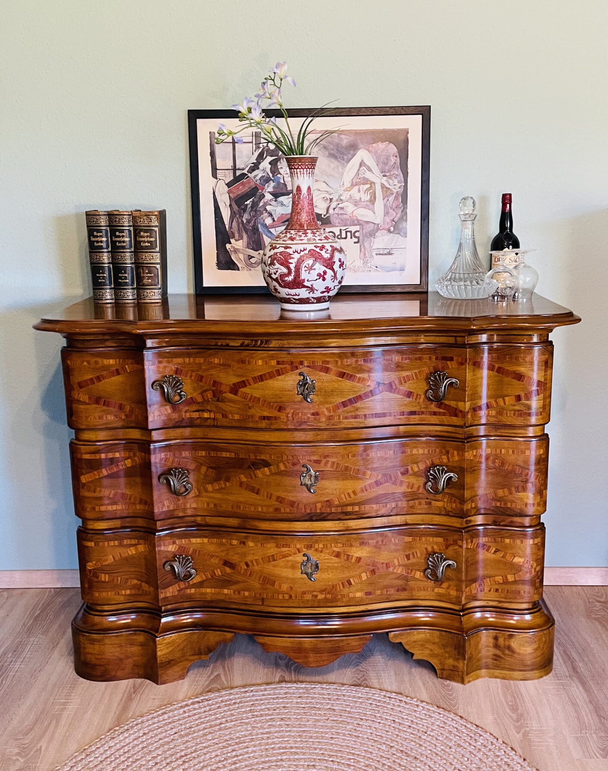Augenblickliche Verführung im Vintage-Charme – Barockstil-Kommode von Ars Antica Srl Nr.1008