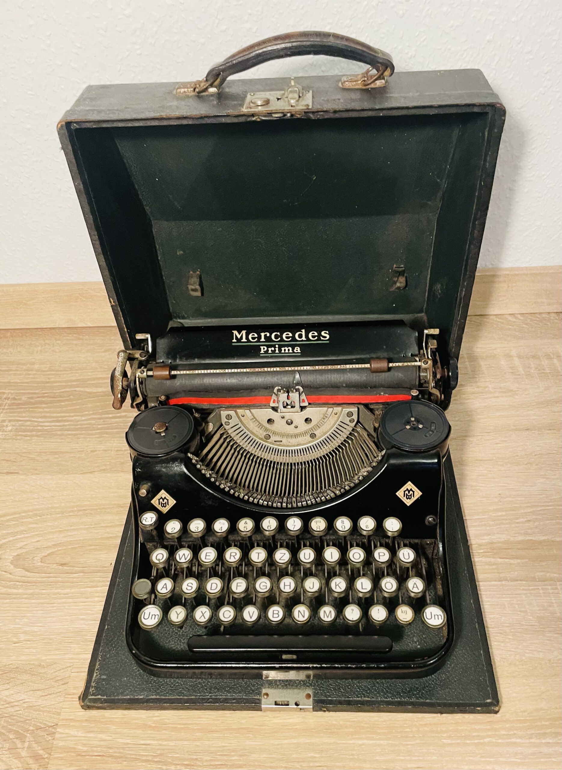 Antike Mercedes-Schreibmaschine (1930/40er) mit Originalkoffer – funktionsfähig, Sammlerstück, perfekte Retro-Deko