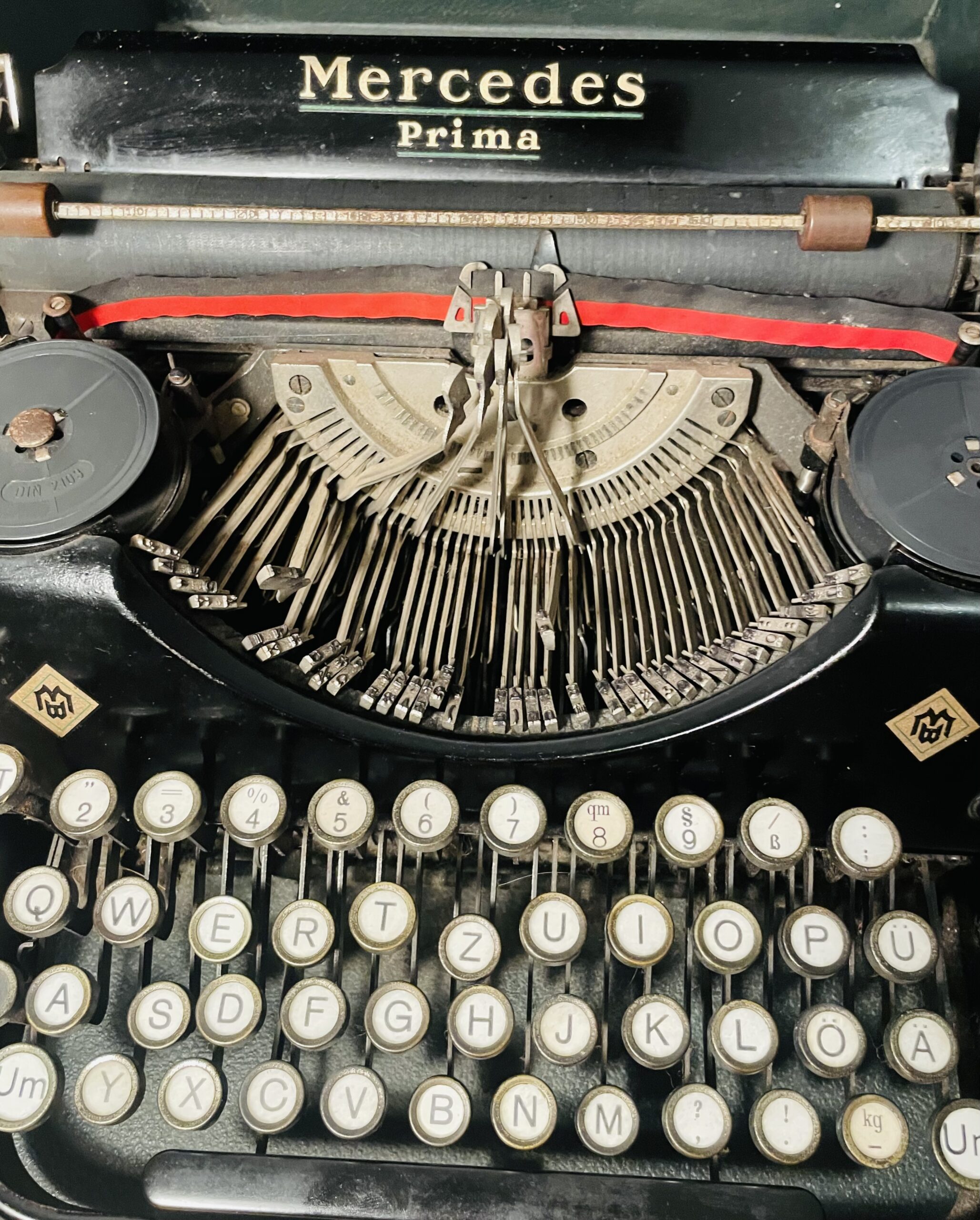 Antike Mercedes-Schreibmaschine (1930/40er) mit Originalkoffer – funktionsfähig, Sammlerstück, perfekte Retro-Deko